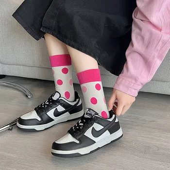 2023 Новые дизайнерские носки Осень-зима Розовые фрукты Носки Dot Stripe Middle Tube Socks Ins Fashion Kawaii Harajuku Женские носки 1
