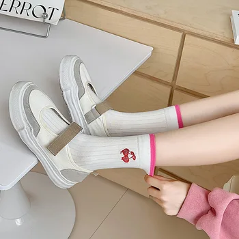 2023 Новые дизайнерские носки Осень-зима Розовые фрукты Носки Dot Stripe Middle Tube Socks Ins Fashion Kawaii Harajuku Женские носки 3